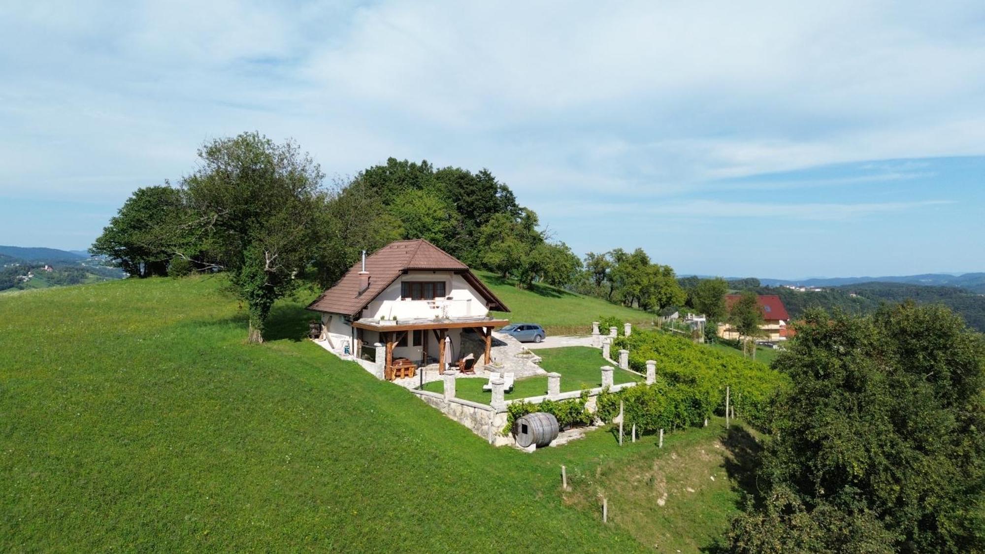 Zerko Holiday Home - Vineyard Chalet With Sauna And Jacuzzi Free Mirna Екстериор снимка